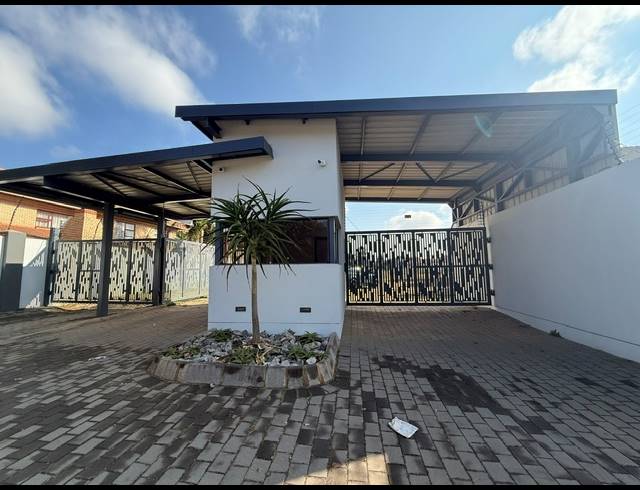 20 BEDROOM GATED ESTATE FOR SALE IN RYNFIELD